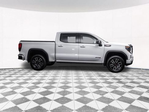 Used 2023 GMC Sierra 1500 AT4 w/ AT4 Premium Package AWD/4WD image 13