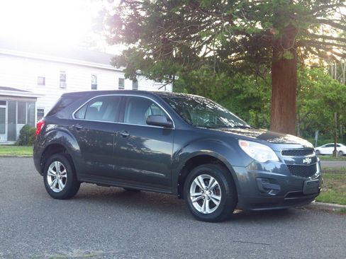 Used 2010 Chevrolet Equinox LS FWD image 2