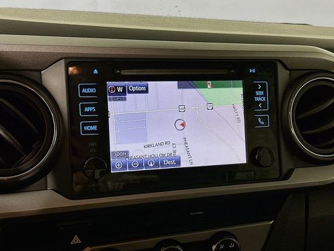 Used 2018 Toyota Tacoma SR5 image 18