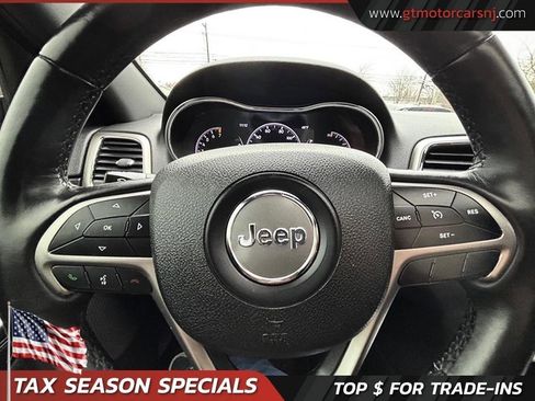 Used 2018 Jeep Grand Cherokee Altitude image 24
