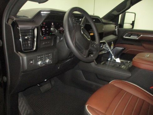 New 2026 GMC Sierra 2500 Denali Ultimate AWD/4WD image 23