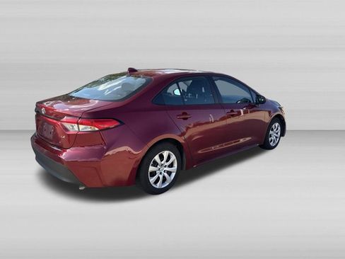 Used 2025 Toyota Corolla LE FWD image 5
