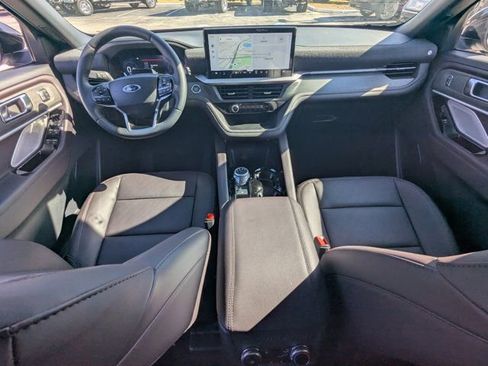 New 2026 Ford Explorer Platinum image 16