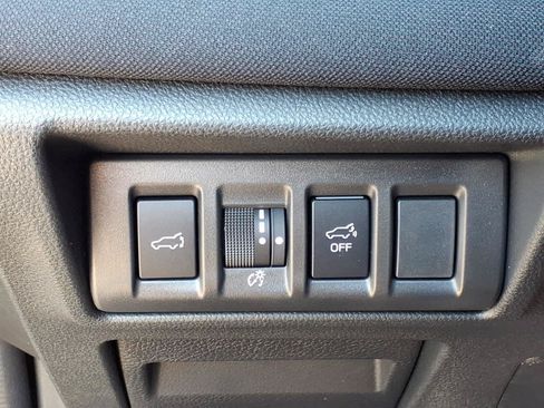 Used 2025 Subaru Outback Premium w/ Popular Package #1A AWD/4WD image 39