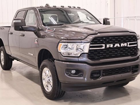 Used 2024 RAM 2500 Big Horn w/ Sport Appearance Package AWD/4WD image 4