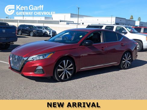 Used 2020 Nissan Altima 2.5 SR image 1