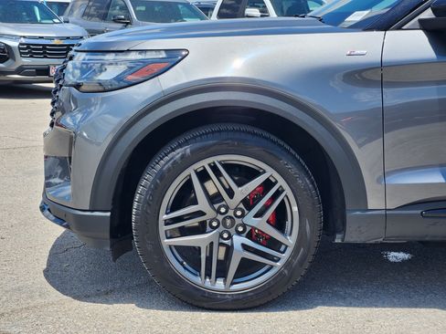 Certified 2025 Ford Explorer ST-Line w/ ST-Line Street Pack AWD/4WD image 9