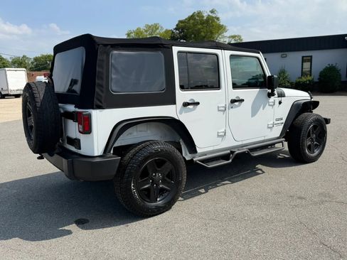 Used 2018 Jeep Wrangler Unlimited Sport w/ Connectivity Group AWD/4WD image 8