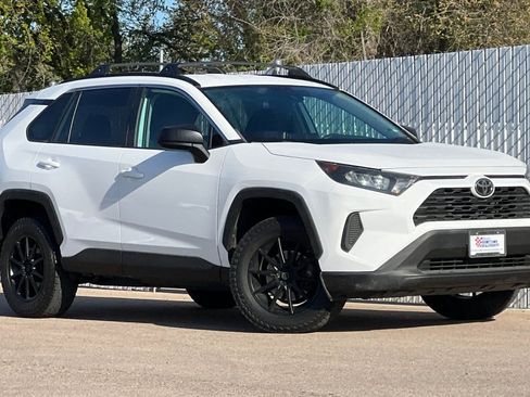 Used 2020 Toyota RAV4 LE w/ Carpet Mat Package AWD/4WD image 2