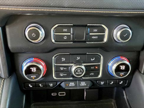 Used 2021 GMC Yukon AT4 image 29