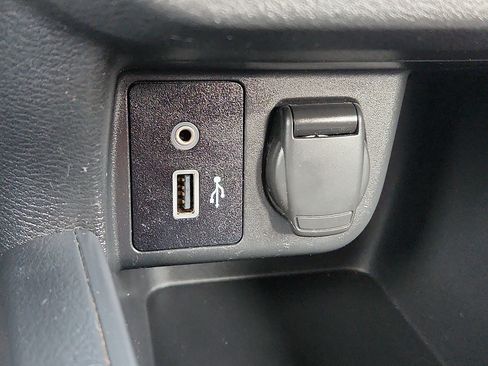 Used 2021 Nissan Versa SV image 16