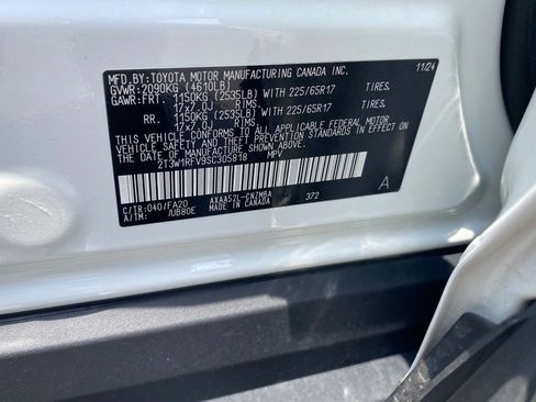 Used 2025 Toyota RAV4 XLE FWD image 21