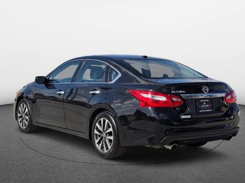 Used 2017 Nissan Altima 2.5 SV FWD image 5