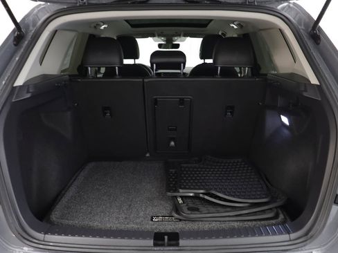 Used 2024 Volkswagen Taos SEL image 18