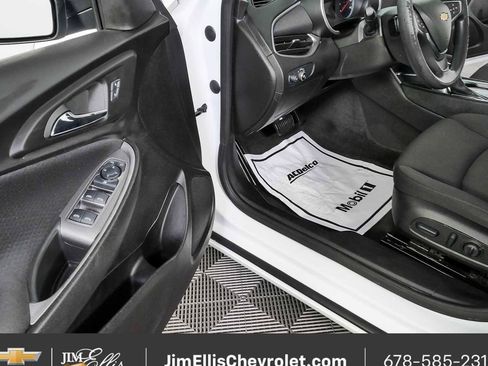 Used 2025 Chevrolet Malibu LT FWD image 7