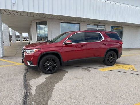 Used 2020 Chevrolet Traverse LT image 4