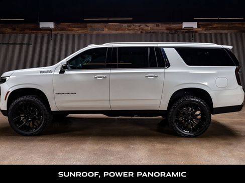 Used 2025 Chevrolet Suburban High Country w/ Sun And Tow Package AWD/4WD image 6