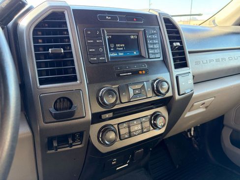 Used 2018 Ford F450 XL w/ Power Equipment Group image 19