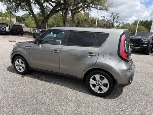 Used 2018 Kia Soul FWD image 4