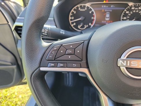 Used 2024 Nissan Altima 2.5 SV FWD image 23