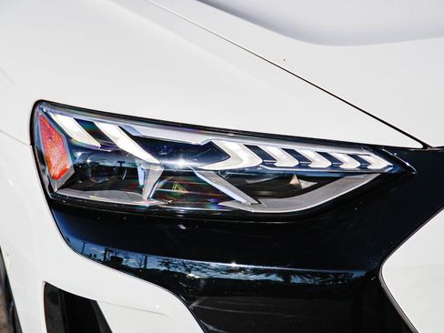 Used 2023 Audi e-tron GT Prestige image 10