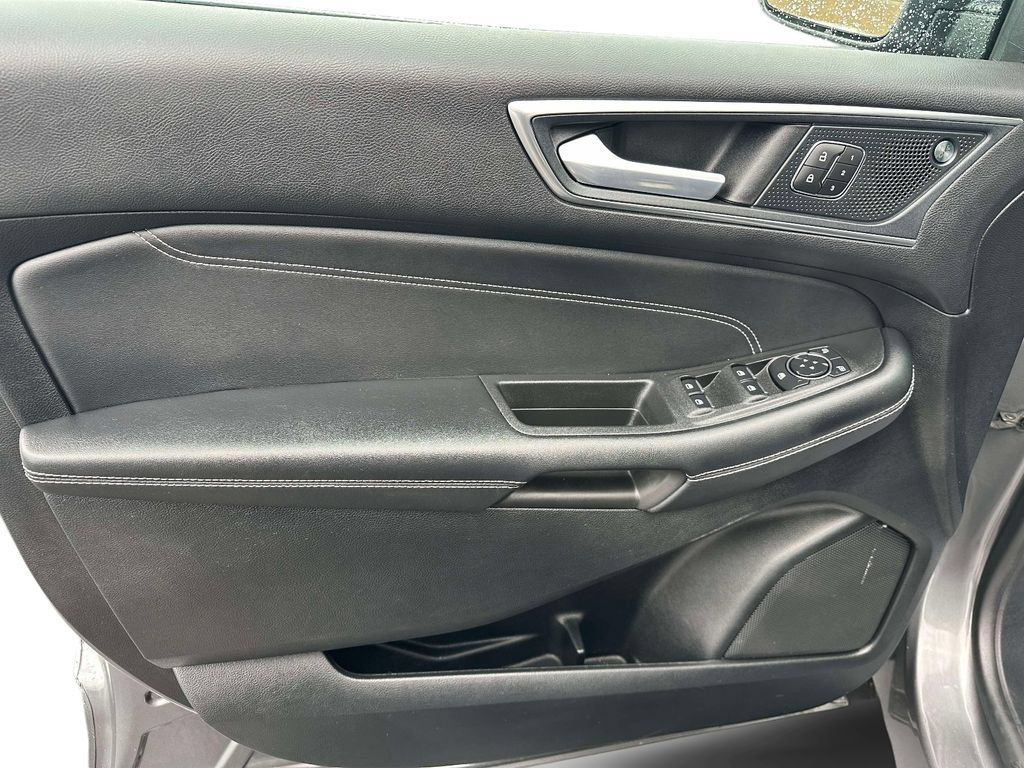 Certified 2024 Ford Edge Titanium AWD/4WD image 9