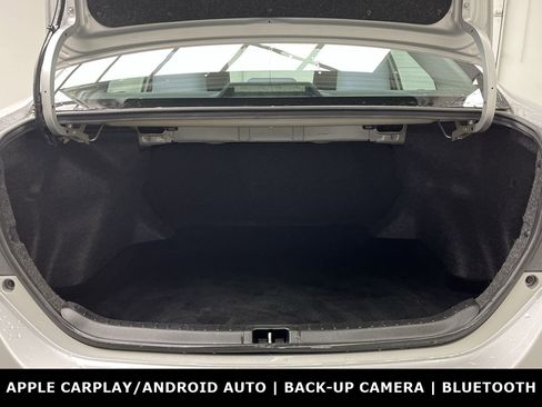 Used 2019 Toyota Corolla LE image 20
