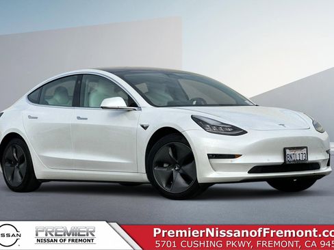 Used 2020 Tesla Model 3 image 1