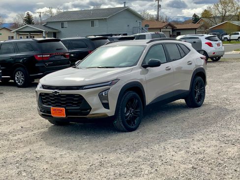 New 2026 Chevrolet Trax ACTIV w/ Sunroof Package FWD image 1