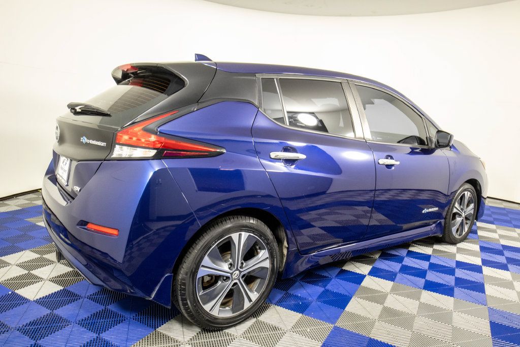 Used 2019 Nissan Leaf SV w/ SV Technology Package FWD image 5
