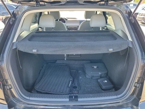 Certified 2023 Volkswagen Taos SE w/ Black Wheel Package FWD image 7