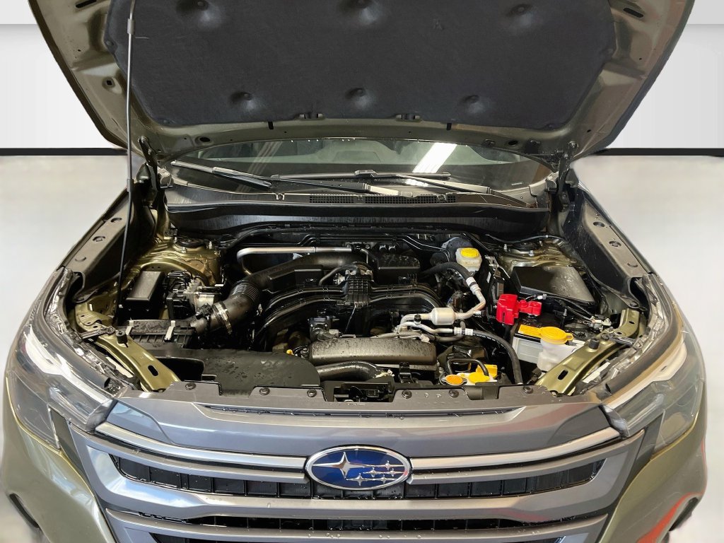 Used 2025 Subaru Forester Premium AWD/4WD image 30