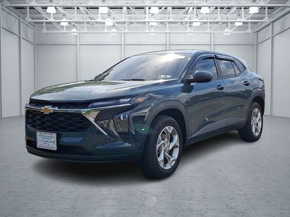 Used 2025 Chevrolet Trax LS w/ LS Convenience Package