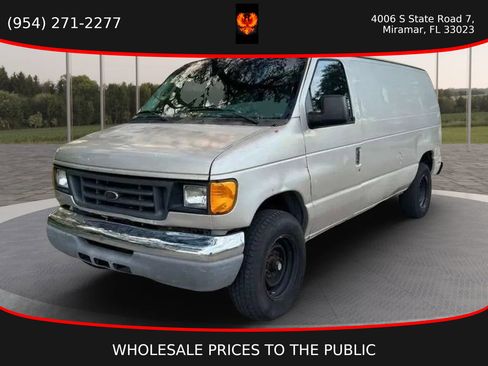 Used 2003 Ford E-250 and Econoline 250 Van 3D image 1