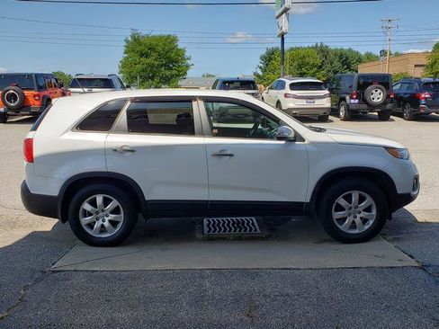 Used 2013 Kia Sorento LX w/ Value Pkg FWD image 7