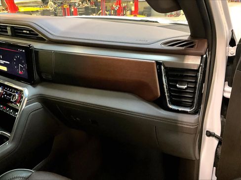 Used 2024 GMC Sierra 1500 Denali w/ Denali Reserve Package image 13