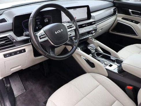 Used 2023 Kia Telluride EX w/ EX Captain's Chair Package AWD/4WD image 5