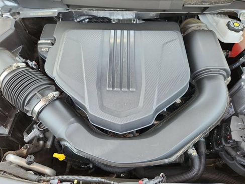Used 2025 Chevrolet Traverse Z71 AWD/4WD image 17