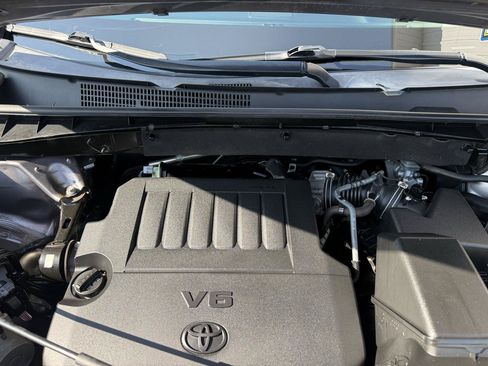 Used 2016 Toyota Highlander Limited AWD/4WD image 10