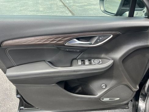 Used 2023 Buick Envision Avenir FWD image 6