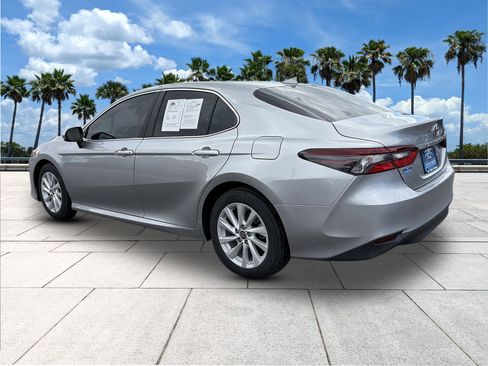 Used 2021 Toyota Camry LE image 6