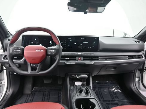 Certified 2025 Kia K4 GT-Line w/ GT-Line Premium Package FWD image 32