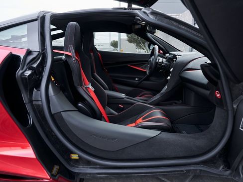 Used 2021 McLaren 720S Performance image 34