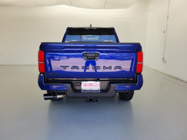 Used 2025 Toyota Tacoma SR5 AWD/4WD image 5