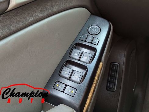 Used 2015 GMC Yukon Denali w/ Premium Package AWD/4WD image 31