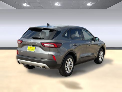 Used 2025 Ford Escape Active FWD image 9