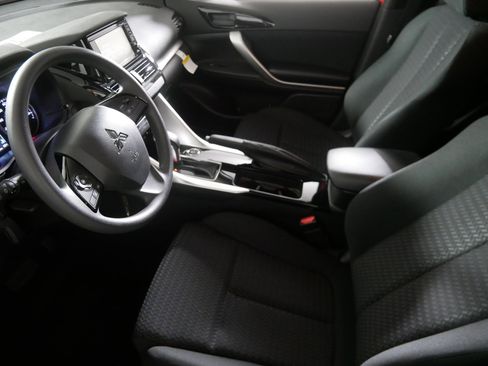 New 2025 Mitsubishi Eclipse Cross ES image 4