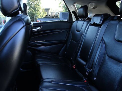 Used 2019 Ford Edge Titanium w/ Equipment Group 301A FWD image 12