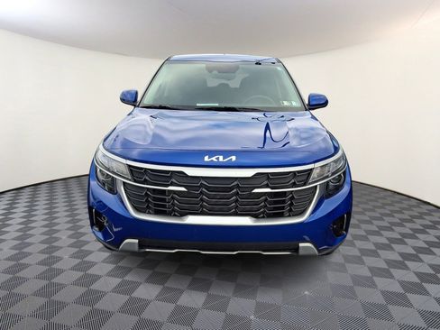 Used 2024 Kia Seltos LX AWD/4WD image 2