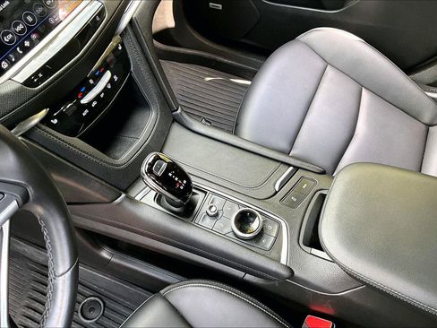 Used 2023 Cadillac XT6 Luxury FWD image 16